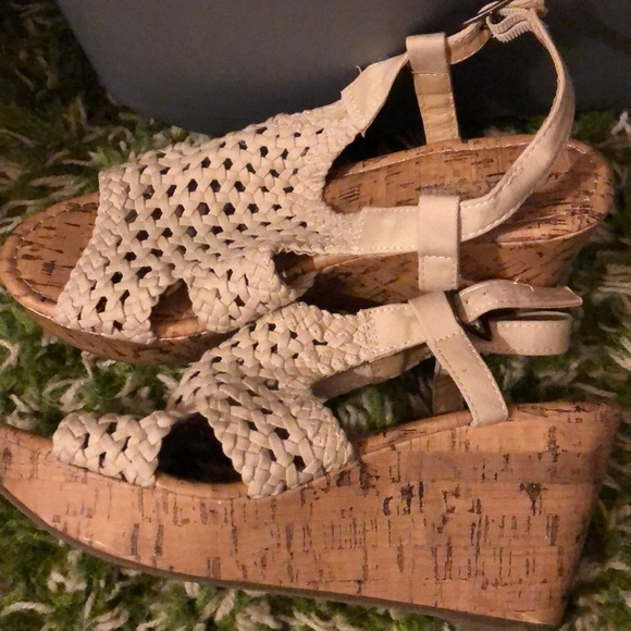 Heals - Picture 1 of 1